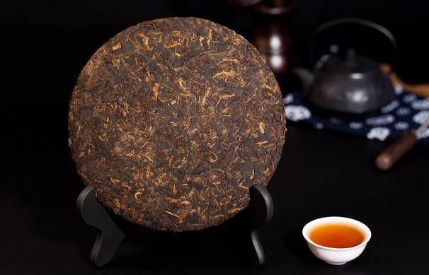 What Is Pu-erh Tea? A Beginner’s Guide to Sheng, Shou, Storage, and Brewing