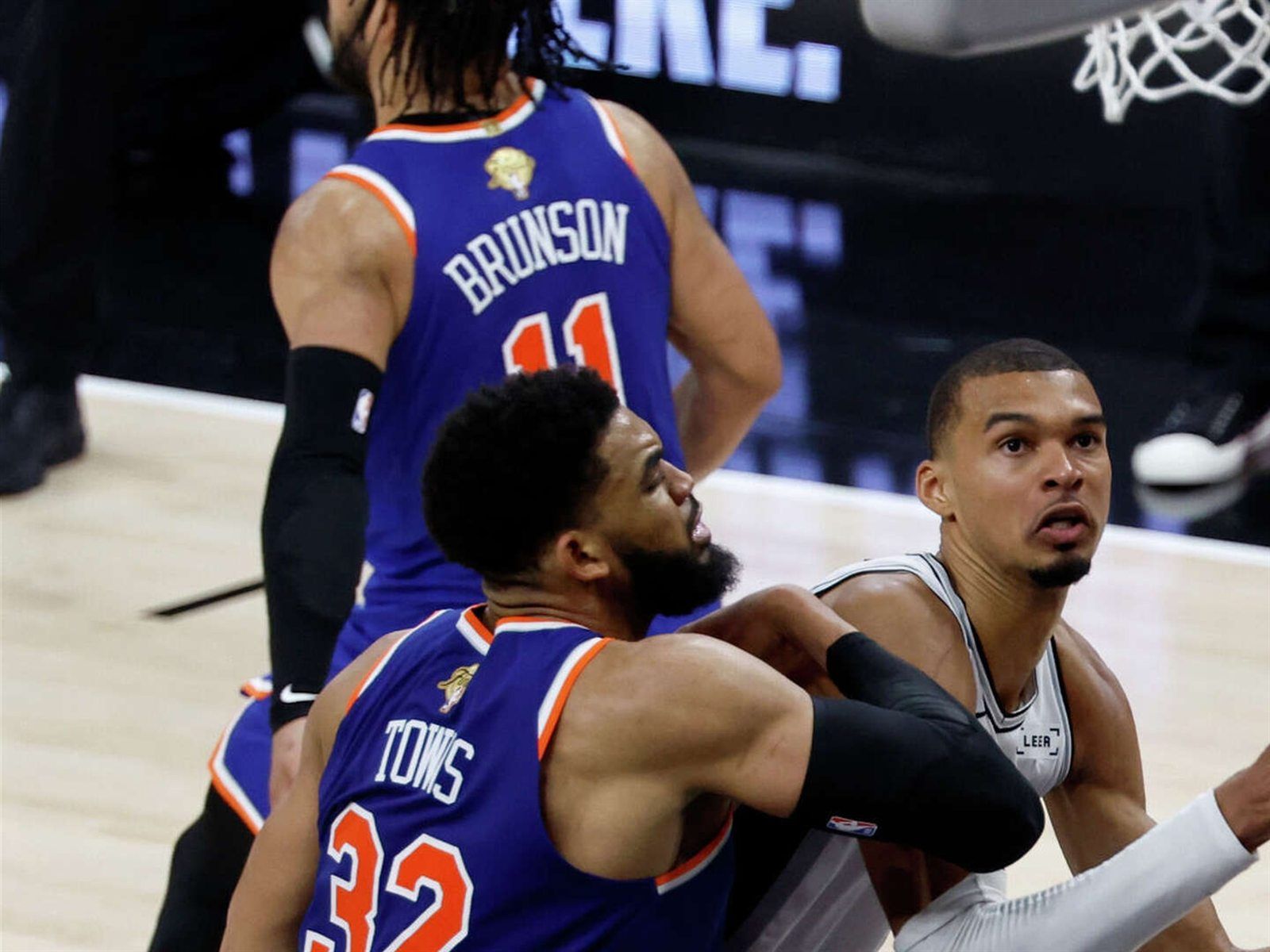 Knicks-Spurs Game 2: Wembanyama's Late Mistake, Towns' Pressure and Why New York Leads 2-0
